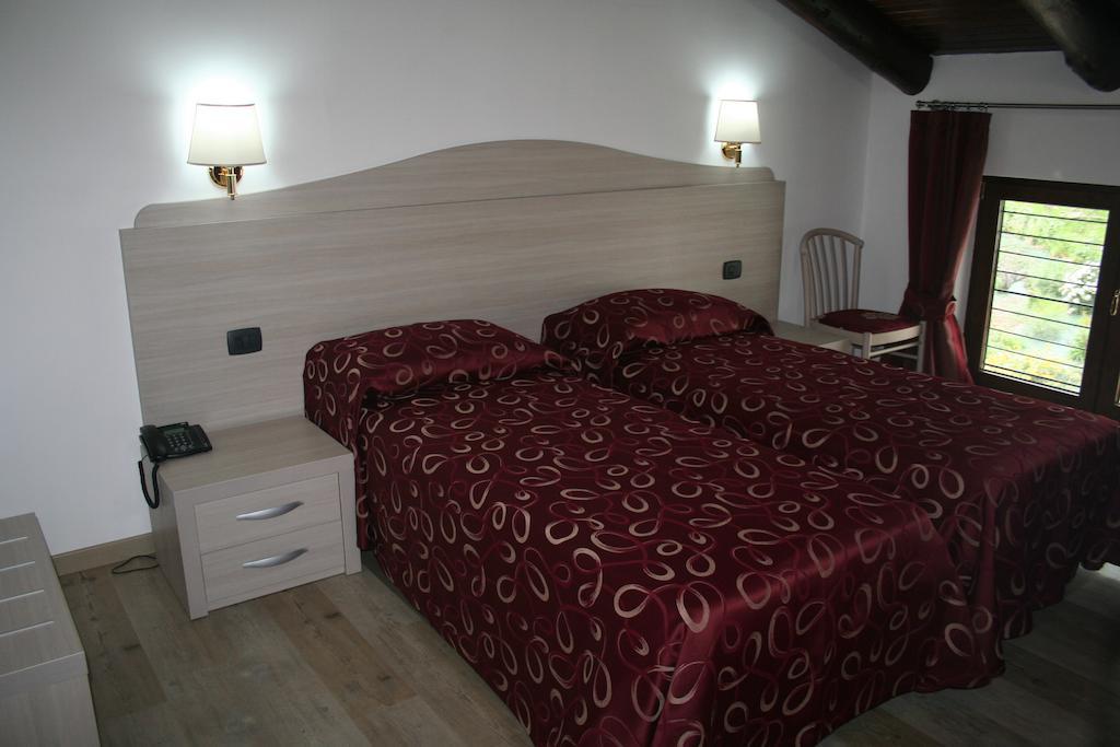 Agriturismo Cascina Del Vai 카이로 몬테노테 객실 사진