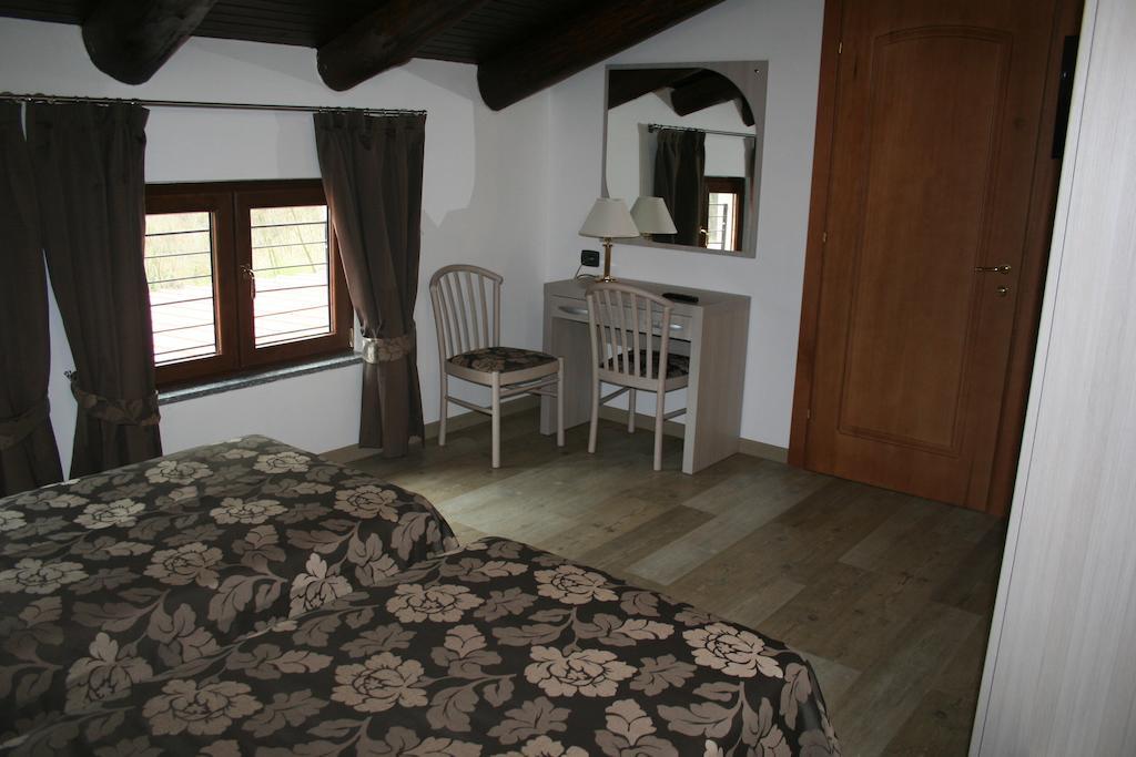 Agriturismo Cascina Del Vai 카이로 몬테노테 객실 사진