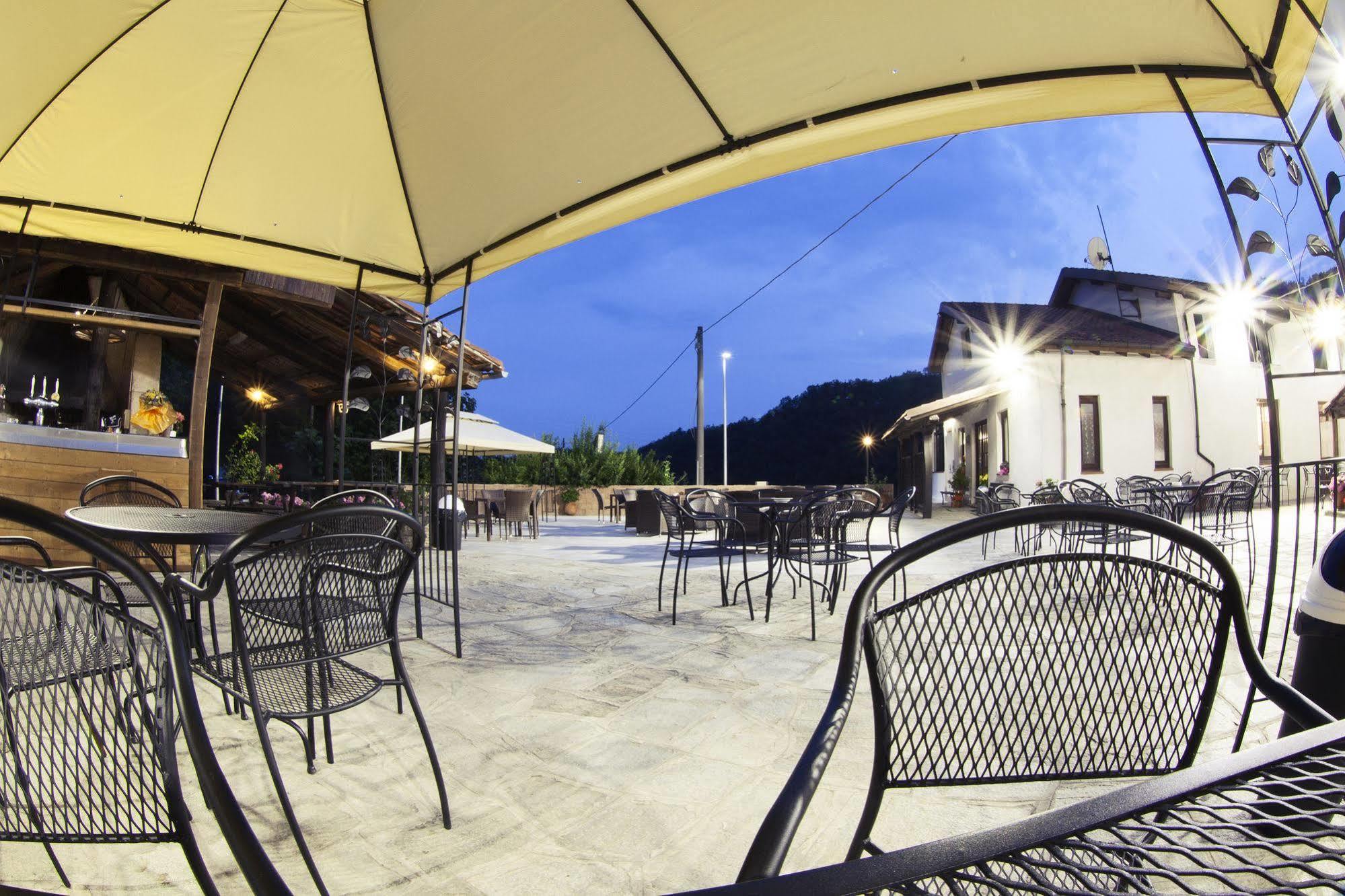 Agriturismo Cascina Del Vai 카이로 몬테노테 외부 사진